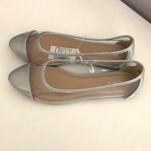 NWT children’s place slip on shoes! These are size 4 girls shoes.